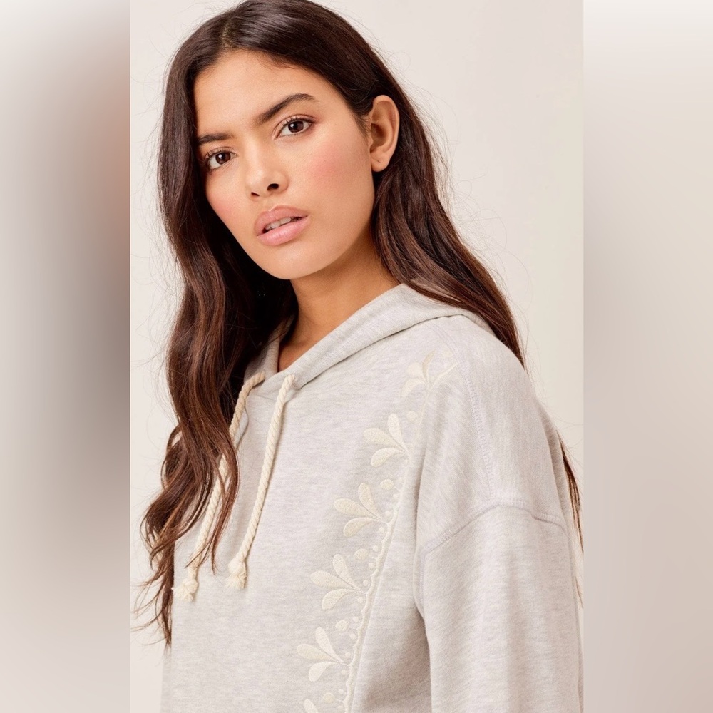 🆕 Gray Embroidered Hoodie Cropped, Raw Edge, Rope Drawstring - Picture 2 of 11